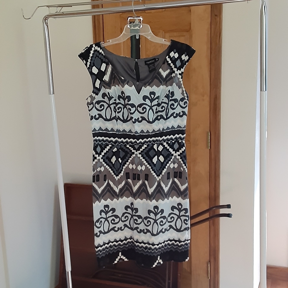 Adorable sheath dress with belt size 10